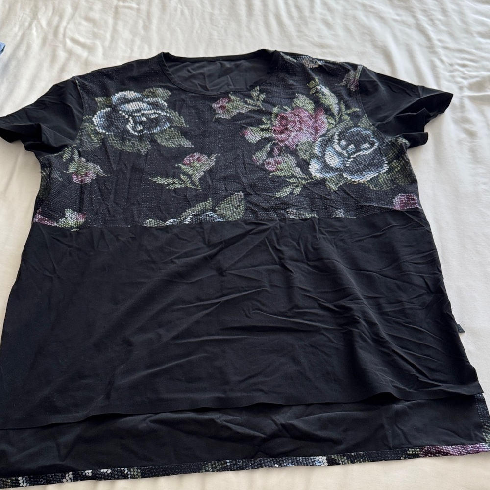 Lululemon Athletica Black and Pink Short Sleeve Tee